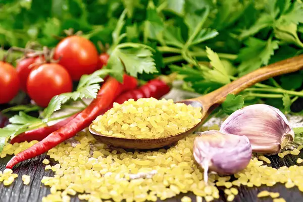 Bulgur Dara Párolt Búza Szemek Egy Kanál Zsákban Paradicsom Csípős — Stock Fotó