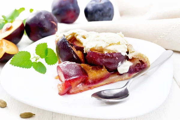 Piece Sweet Pie Plum Sugar Cardamom Ice Cream Plate Sprigs — Stock Photo, Image