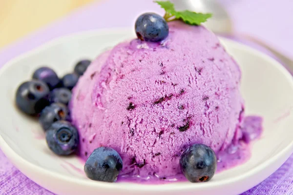 Ice cream blueberry with mint on plate — Stock Photo, Image