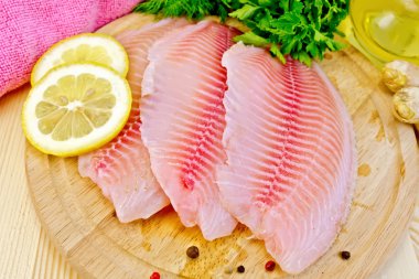 Tilapia maydanoz ve limon gemide ile