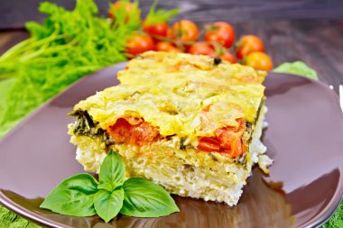 Pasta patates domates ve peynirle karanlık yönetim kurulu