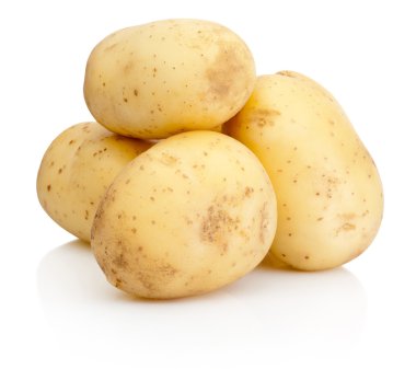 Beyaz arkaplanda izole edilmiş yeni patates
