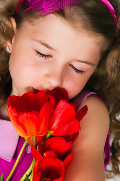 Szép lány és tulipán — Stock Fotó