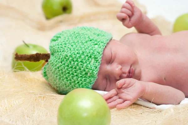 Novorozené jablko — Stock fotografie