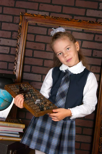 Το κορίτσι σε μια σχολική στολή — Φωτογραφία Αρχείου