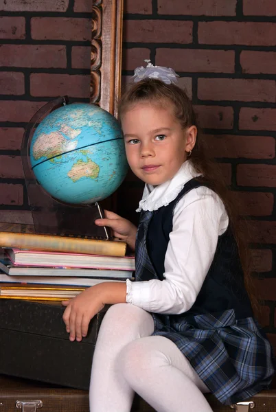 A menina de uniforme escolar — Fotografia de Stock