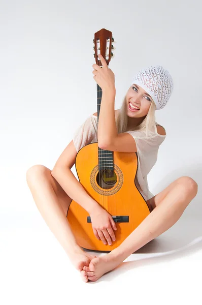 L'immagine della ragazza con una chitarra — Foto Stock