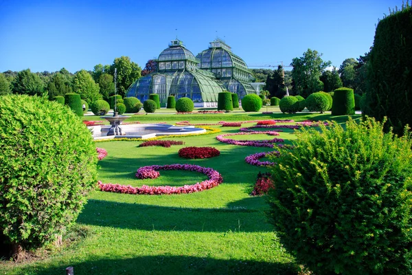 Orangerie dans le parc de Vienne — Photo