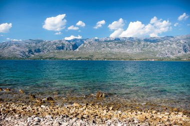 Hırvatistan kayalık plaj