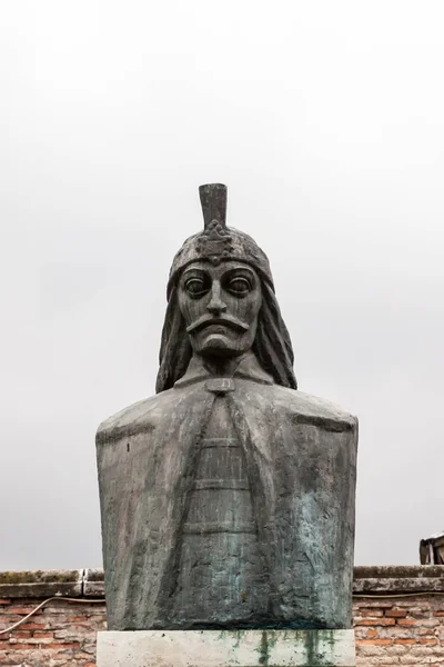 Busto de Vlad Tepes en Bucarest — Foto de Stock