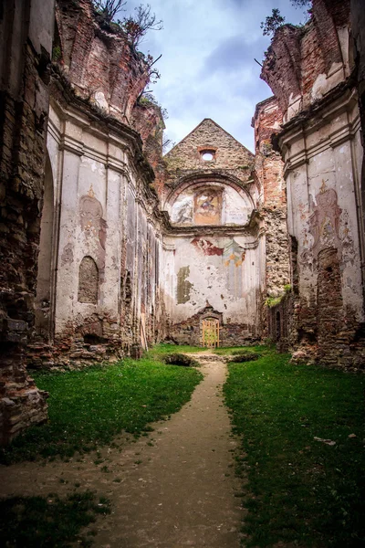 Veraltete Karmeliterkloster-Ruinen Stockfoto