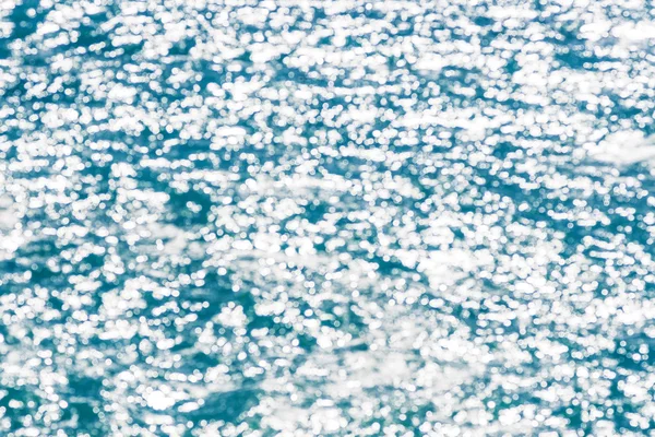 Hintergrundbild der klaren Meerwasseroberfläche — Stockfoto
