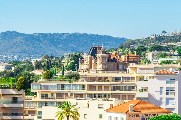 Cannes, Francia - 1 de marzo de 2016: El casco antiguo de Cannes, Francia — Foto de Stock