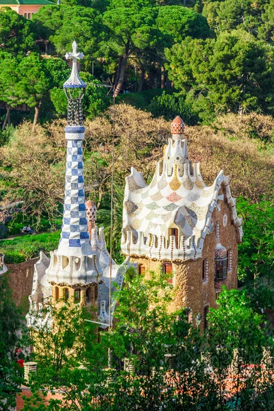 Parque Güell por el arquitecto Antoni Gaudí en Barcelona —  Fotos de Stock