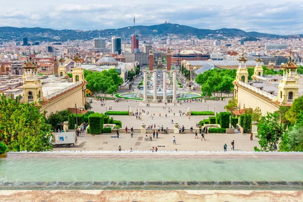 Atracciones en Barcelona, Plaza de España, Cataluña, España . — Foto de Stock