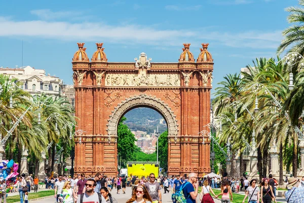 승리 아치 바르셀로나의 여름 하루에 바르셀로나에 — 스톡 사진