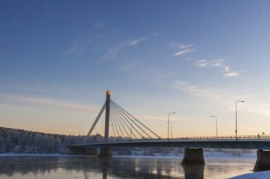Kemijoki Nehri üzerinde köprü