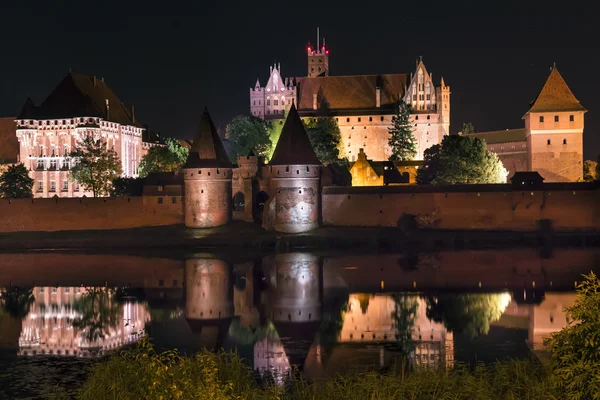 Největší v Evropě gotického hradu. Malbork v Polsku. Světové dědictví Unesco. — Stock fotografie