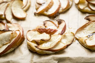 Mini turta elmalı ev yapımı