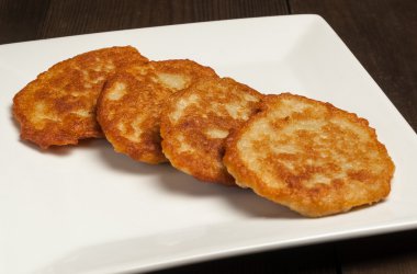 Kızarmış balık ve limon