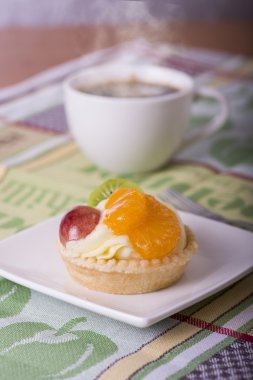 puding ve meyve ile Mini tart 