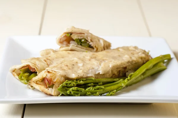 Tortitas con espárragos — Foto de Stock