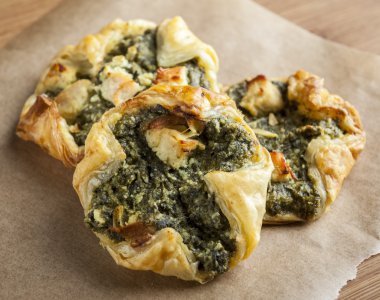 Ispanaklı puf böreği