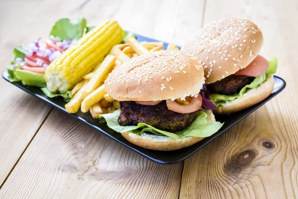 Amerikan Gıda - hamburger, patates, Mısır — Stok fotoğraf