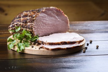 ev yapımı sucuk - birkaç dilim jambon