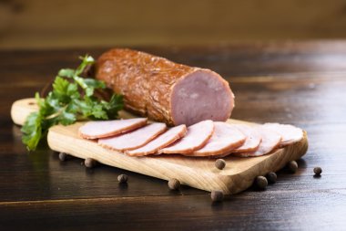 ev yapımı sucuk - birkaç dilim jambon