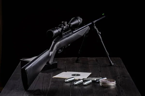 Air Rifle Carabiner Wooden Table — Stock Photo, Image