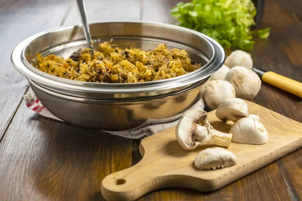 Bigos Prato Repolho Carne Cogumelos Linguiças Cozinha Polonesa — Fotografia de Stock