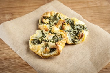 Ispanaklı puf böreği