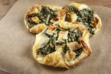 Ispanaklı puf böreği