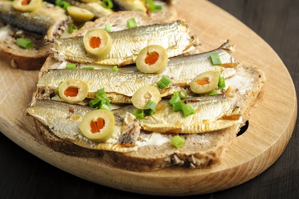 이 건강 한 식습관 sprats 훈제 — 스톡 사진