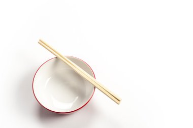 kase ve yemek çubukları