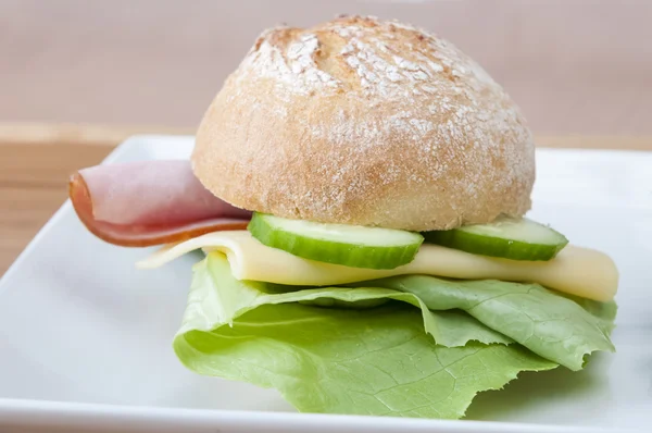 Croissant und Marmelade — Stockfoto