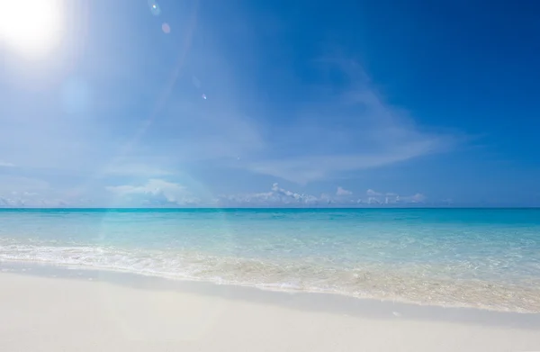 Minunata insula tropicala plaja paradis — Fotografie, imagine de stoc