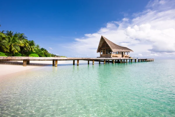 Nice scenery over beach with the water villas — Stock Photo, Image