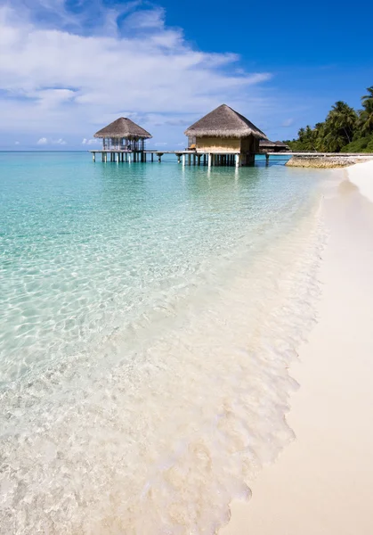 Bungalow de agua por la tarde — Foto de Stock