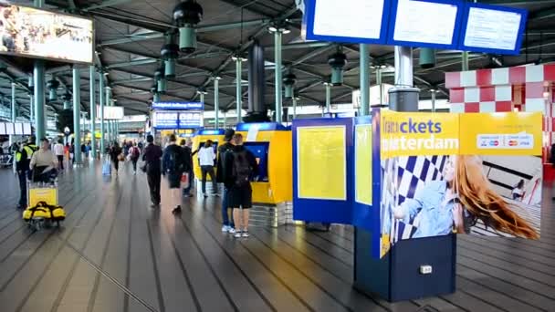 オランダ、アムステルダムのアムステルダム エアポート スキポール空港。50053 — ストック動画