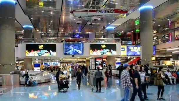 Interno dell'aeroporto internazionale McCarran a Las Vegas, Nevada, Stati Uniti . — Video Stock