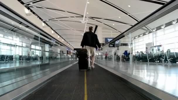 Detroit Metropolitan Wayne County Airport en Detroit, Estados Unidos . — Vídeos de Stock