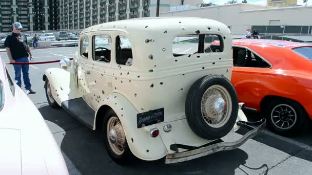 Bonnie and Clyde damaged cinema car, Viva Las Vegas Car Show 2016 in Las Vegas, USA. — Stock Video