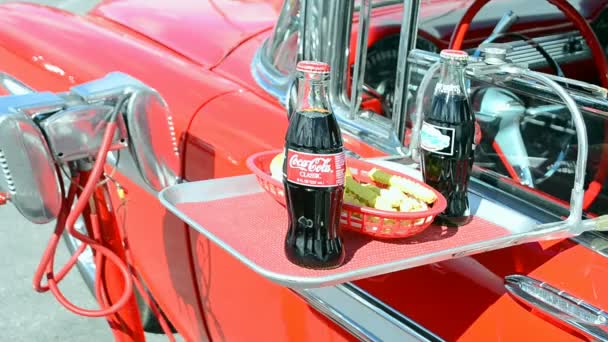 Bevanda alla coca cola, Viva Las Vegas Car Show 2016 a Las Vegas, Stati Uniti . — Video Stock