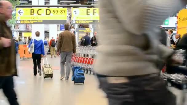 アムステルダム、オランダのスキポール空港をリニューアル. — ストック動画