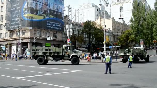 Military parade devoted to the annual Independence Day of Ukraineб Kiev, Ukraine. — Stock Video