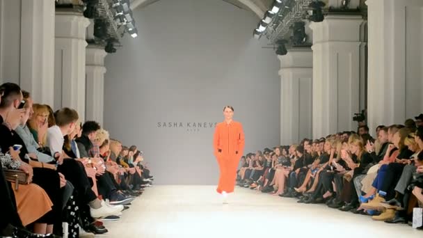 Ουκρανικά-Fashion Week 2014 (Sasha.kanevski) στο Κίεβο, Ουκρανία. — Αρχείο Βίντεο