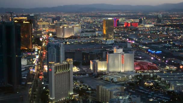 Las Vegas, Nevada, ABD Las Vegas Strip havadan görünümü. — Stok video