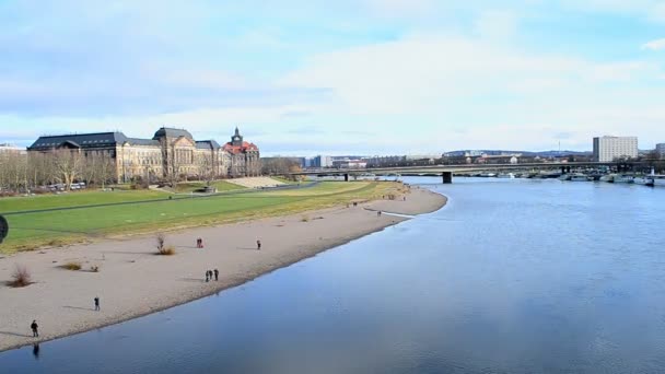 Dresdener Stadtbild bei sonnigem Tag, — Stockvideo